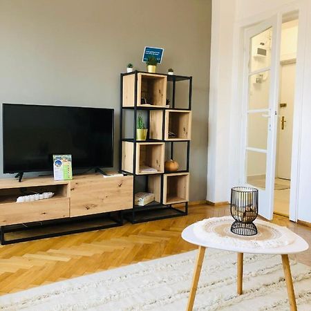 Lovely Studio Boekarest Buitenkant foto
