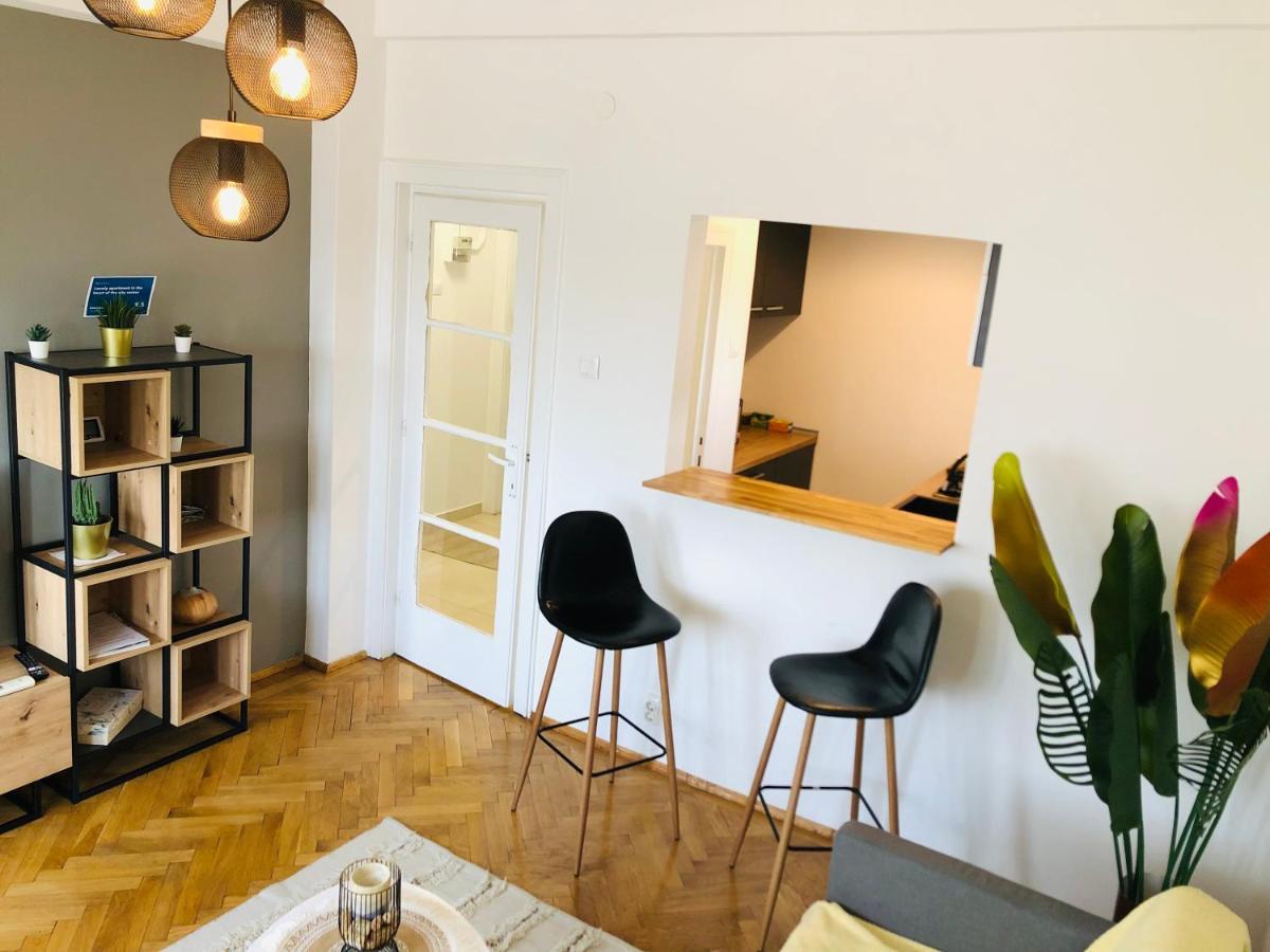 Lovely Studio Boekarest Buitenkant foto