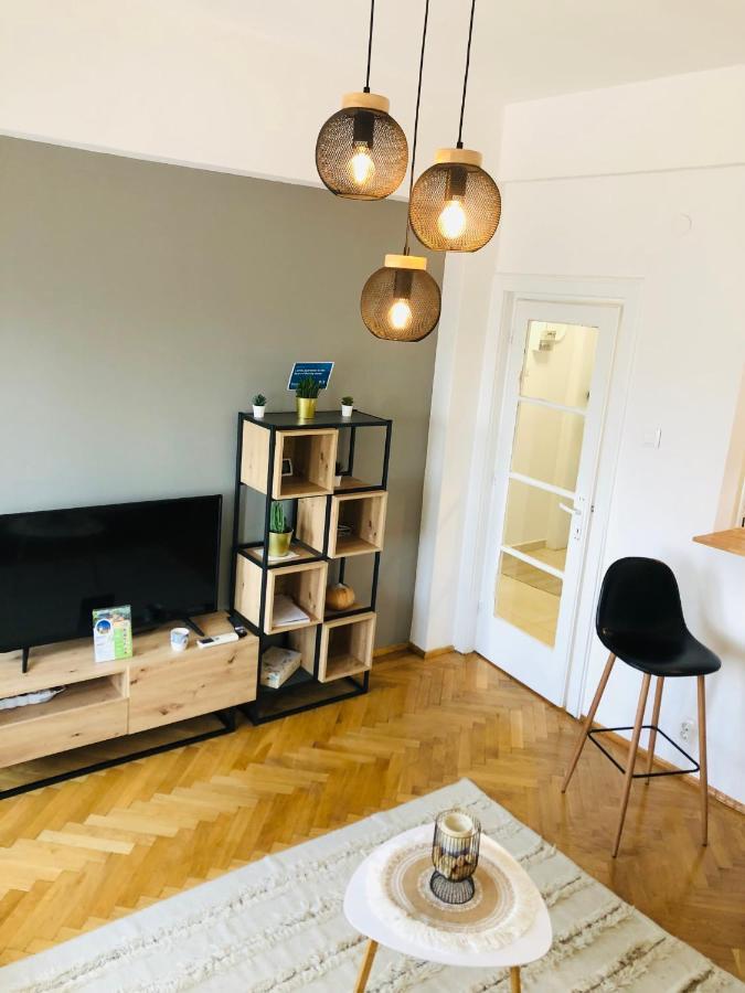 Lovely Studio Boekarest Buitenkant foto